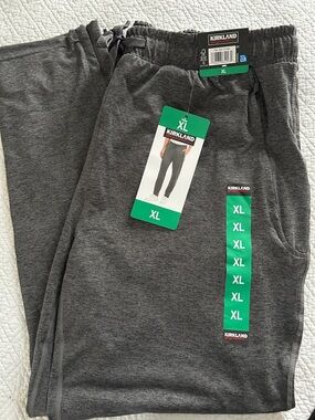Kirkland Signature Green & Dark Gray Men's Active Pant Tag